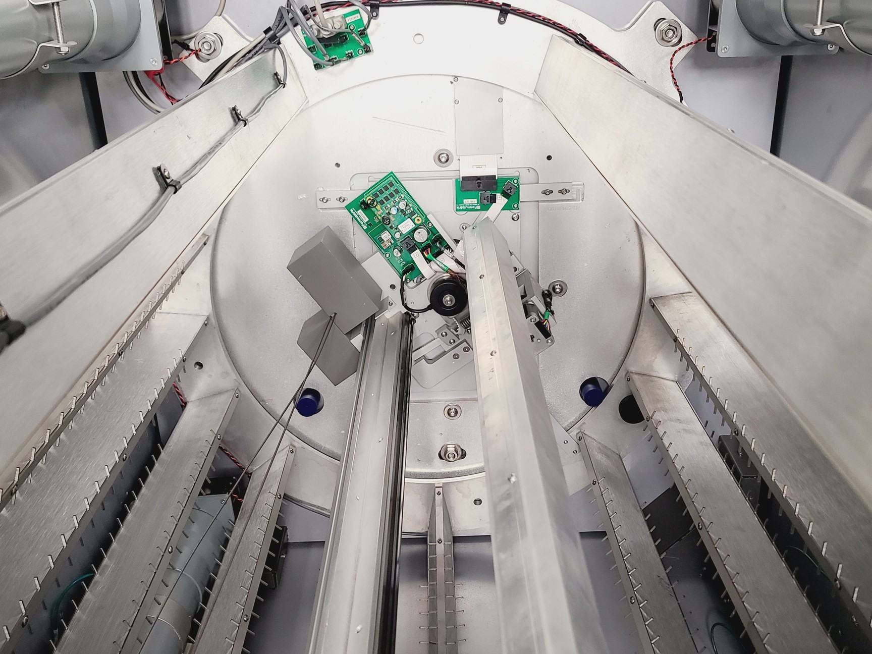 Image of Formulatrix R-1000 Rock Imager Protein Crystallization Imager Lab