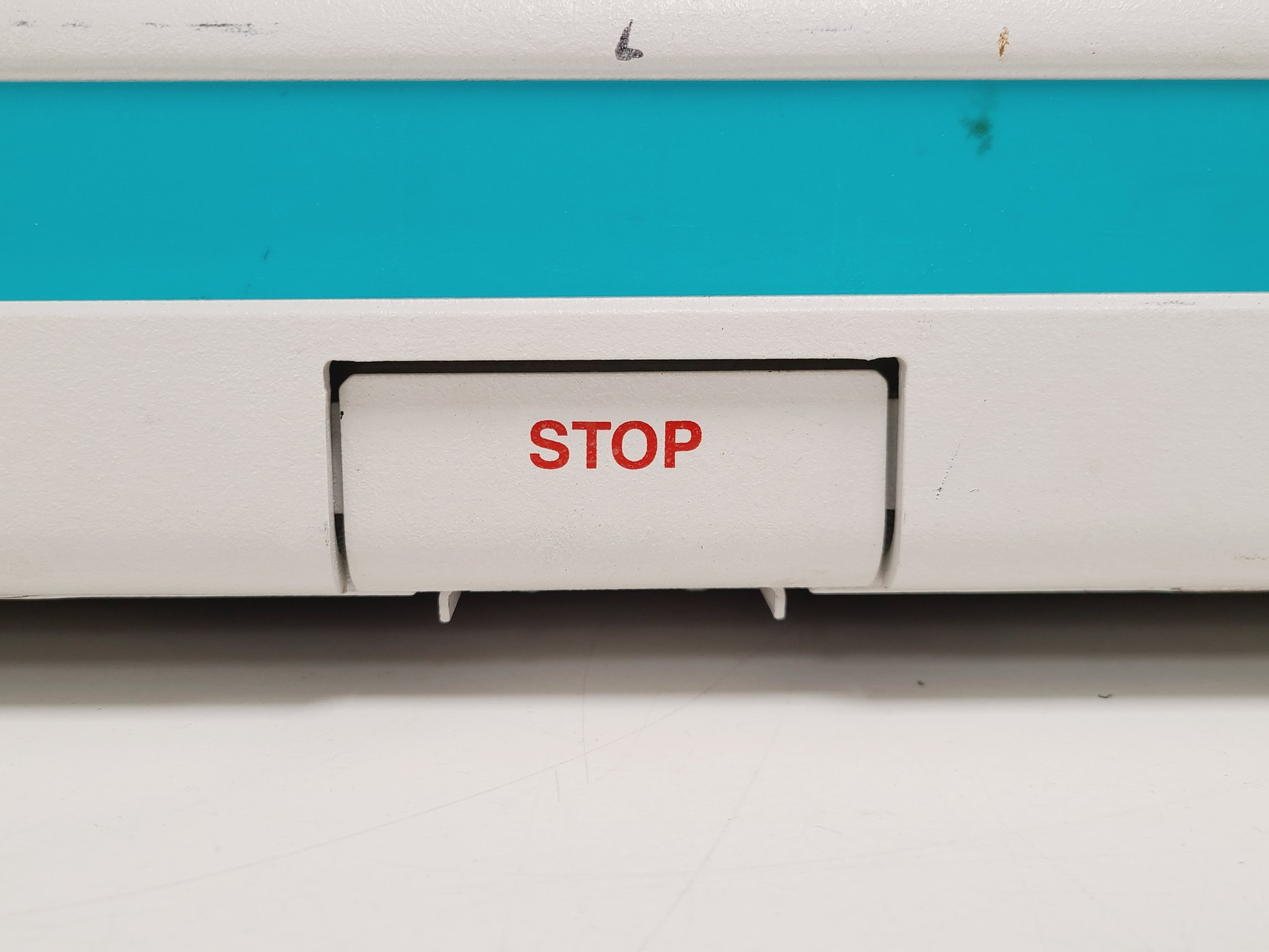 Image of Beckman Coulter Biomek 2000 Laboratory Automation Workstation Lab