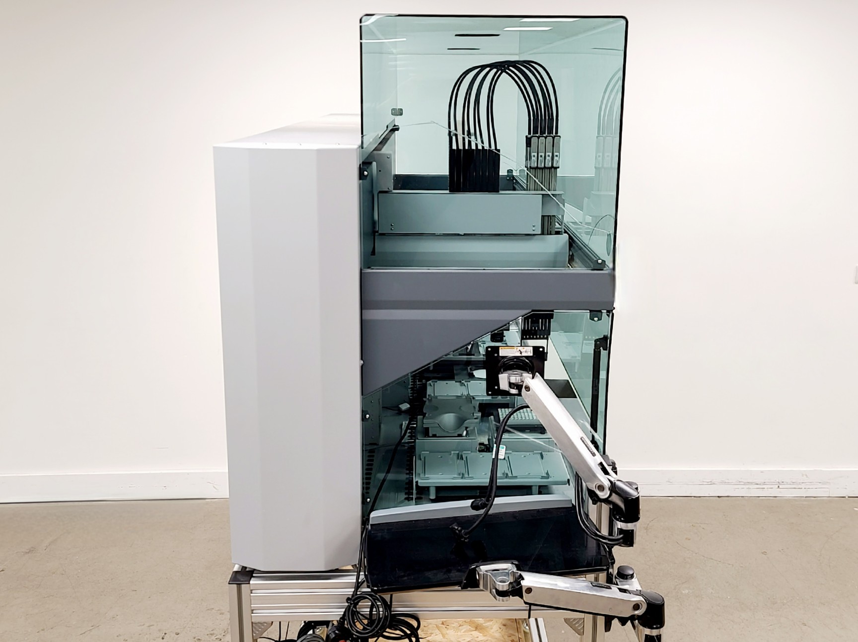 Image of Tecan Freedom Evo-2 200 Liquid Handler w/ Tips, Accessories and Software Lab