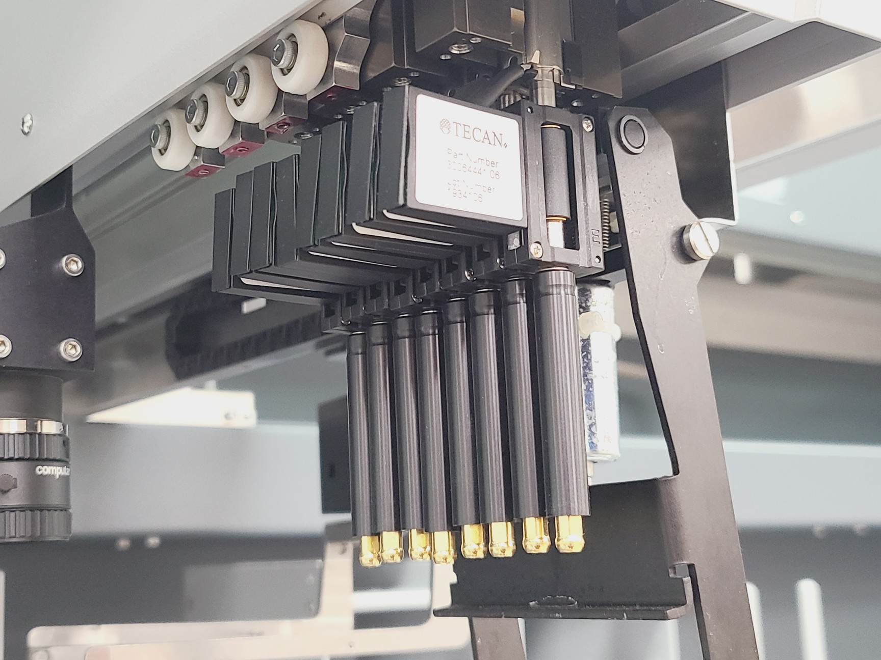 Image of Tecan Freedom Evo-2 200 Liquid Handler w/ Tips, Accessories and Software Lab