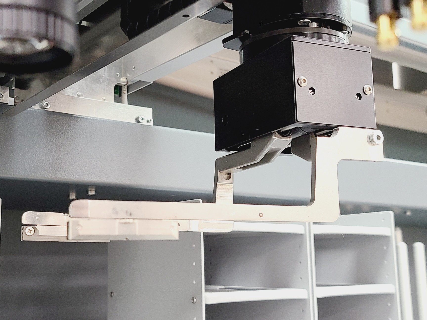 Image of Tecan Freedom Evo-2 200 Liquid Handler w/ Tips, Accessories and Software Lab