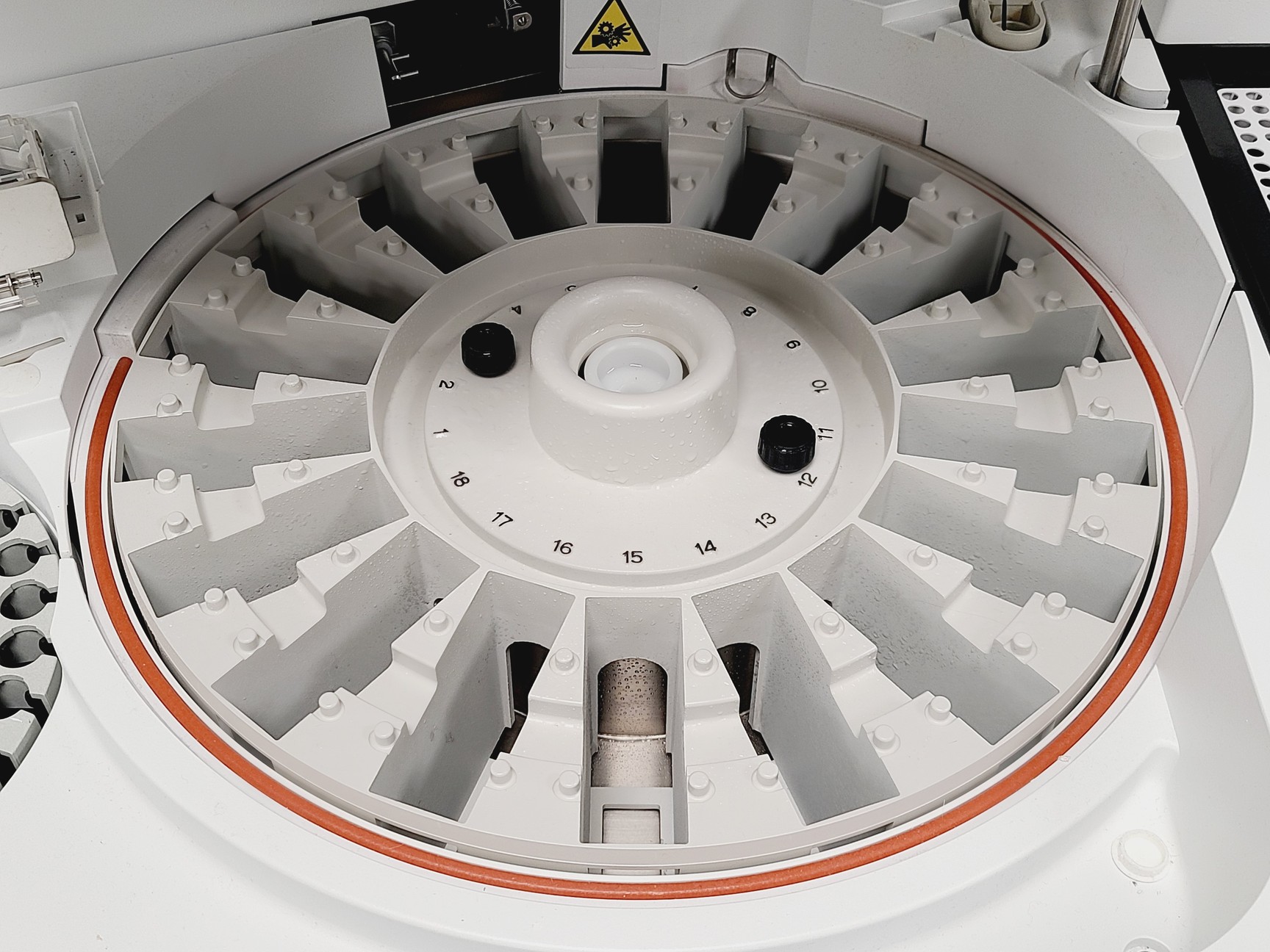 Image of Roche Cobas e 411 Automated Analyser (Disk System) with Stand