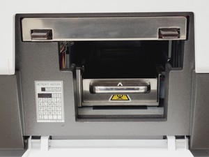 Thumbnail image of Roche Cobas e 411 Automated Analyser (Disk System) with Stand