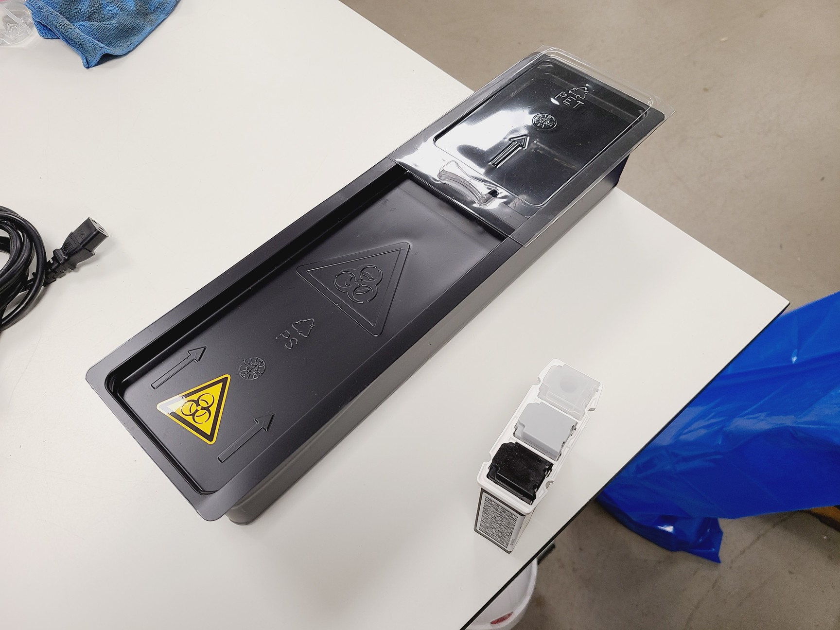 Image of Roche Cobas e 411 Automated Analyser (Disk System) with Stand