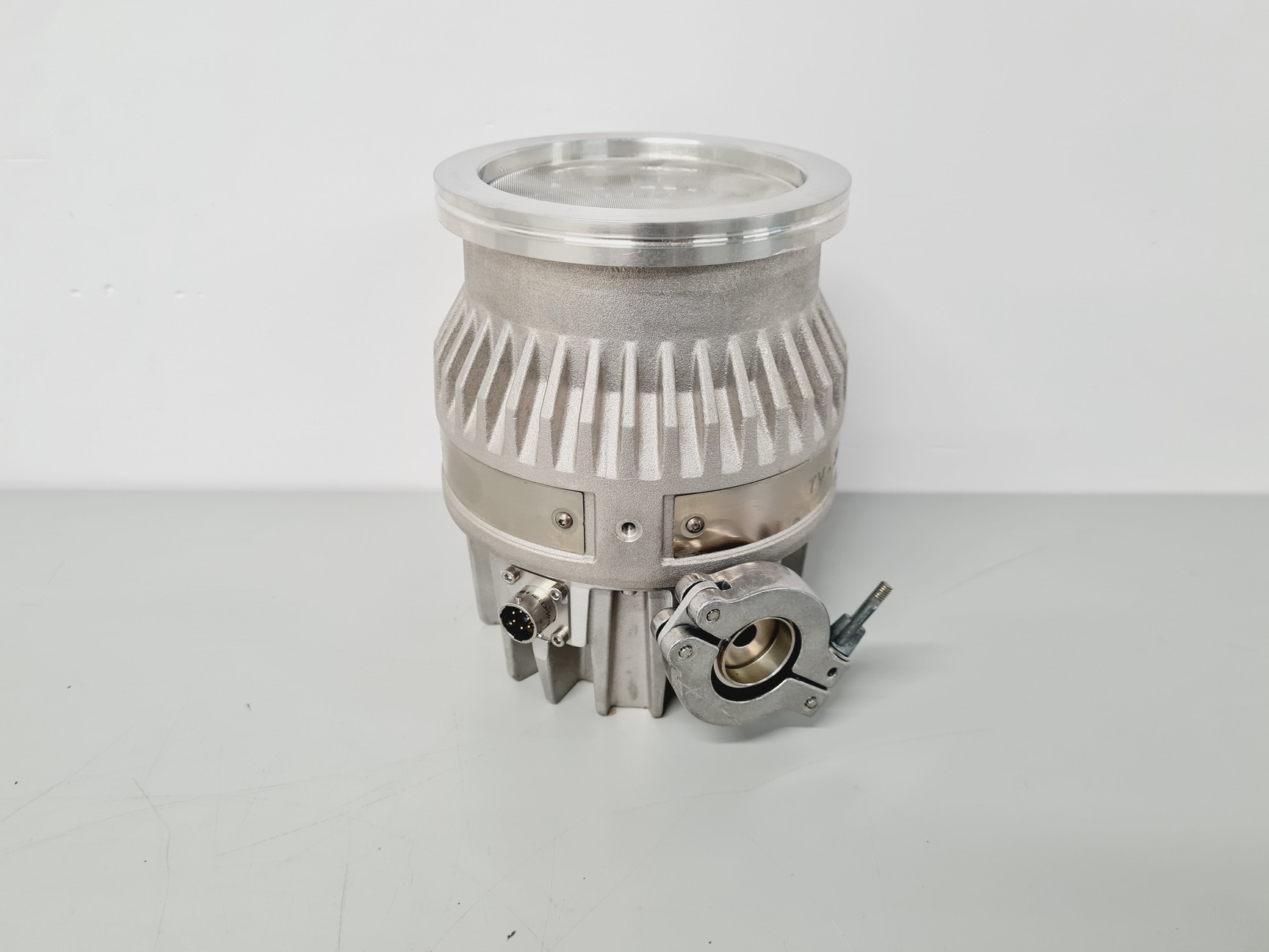 Image of  Varian Turbo-v 301 Navigator Turbomolecular Pump & 301 Nav C.U Lab