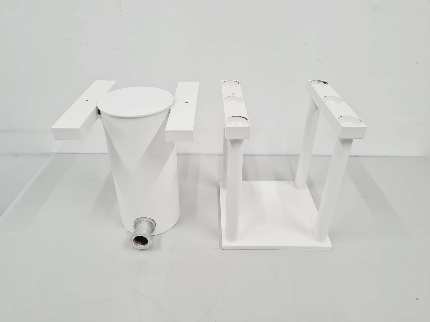 Image of Isolation Valve Housing and Vacuum Trap for Vacuum Pumps