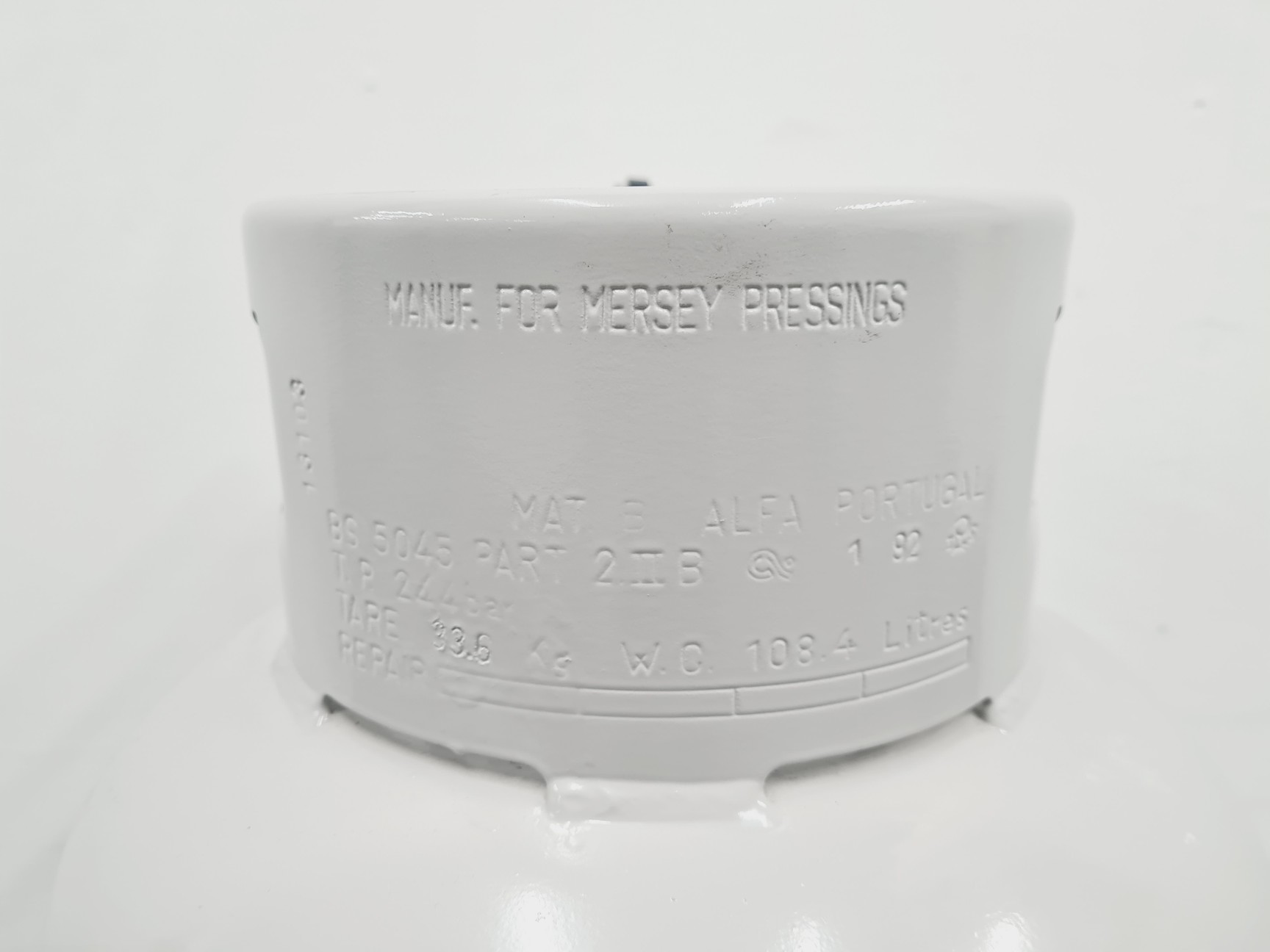 Image of Peak Scientific Nitrogen 108 L Gas Tank