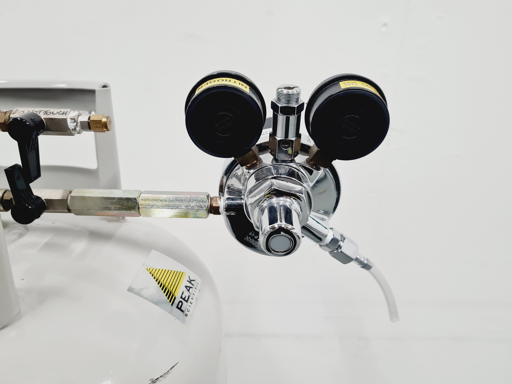 Image of Peak Scientific Nitrogen 108 L Gas Tank