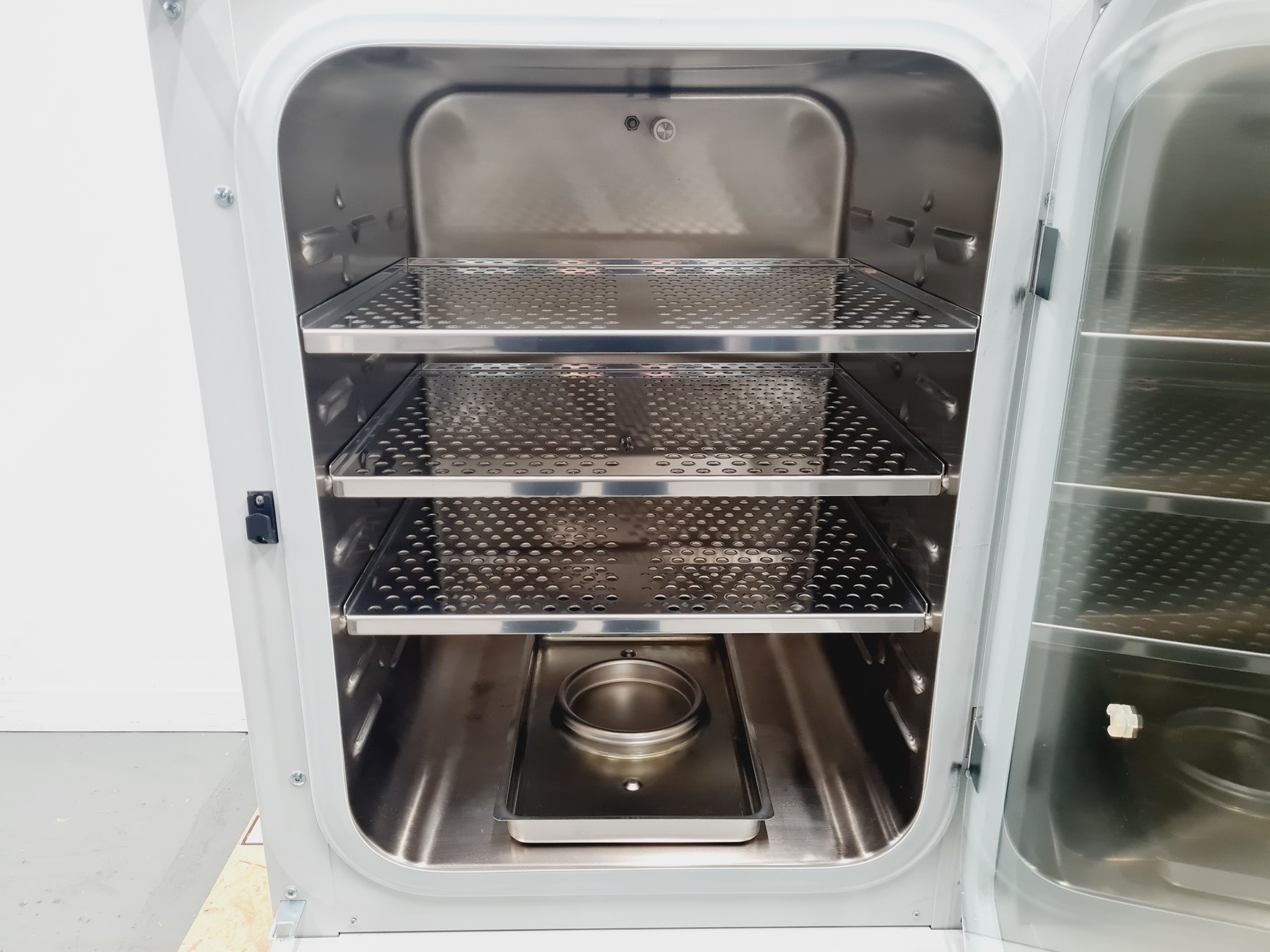 Image of Binder CB 210 CO2 Incubator Lab