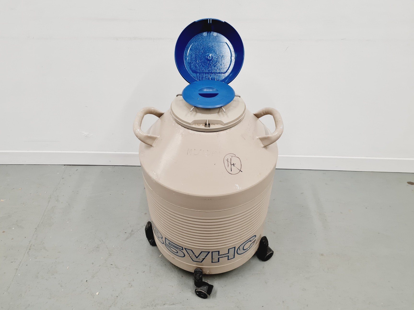 Image of Taylor-Wharton 35 VHC Liquid Nitrogen Dewar with wheeled stand