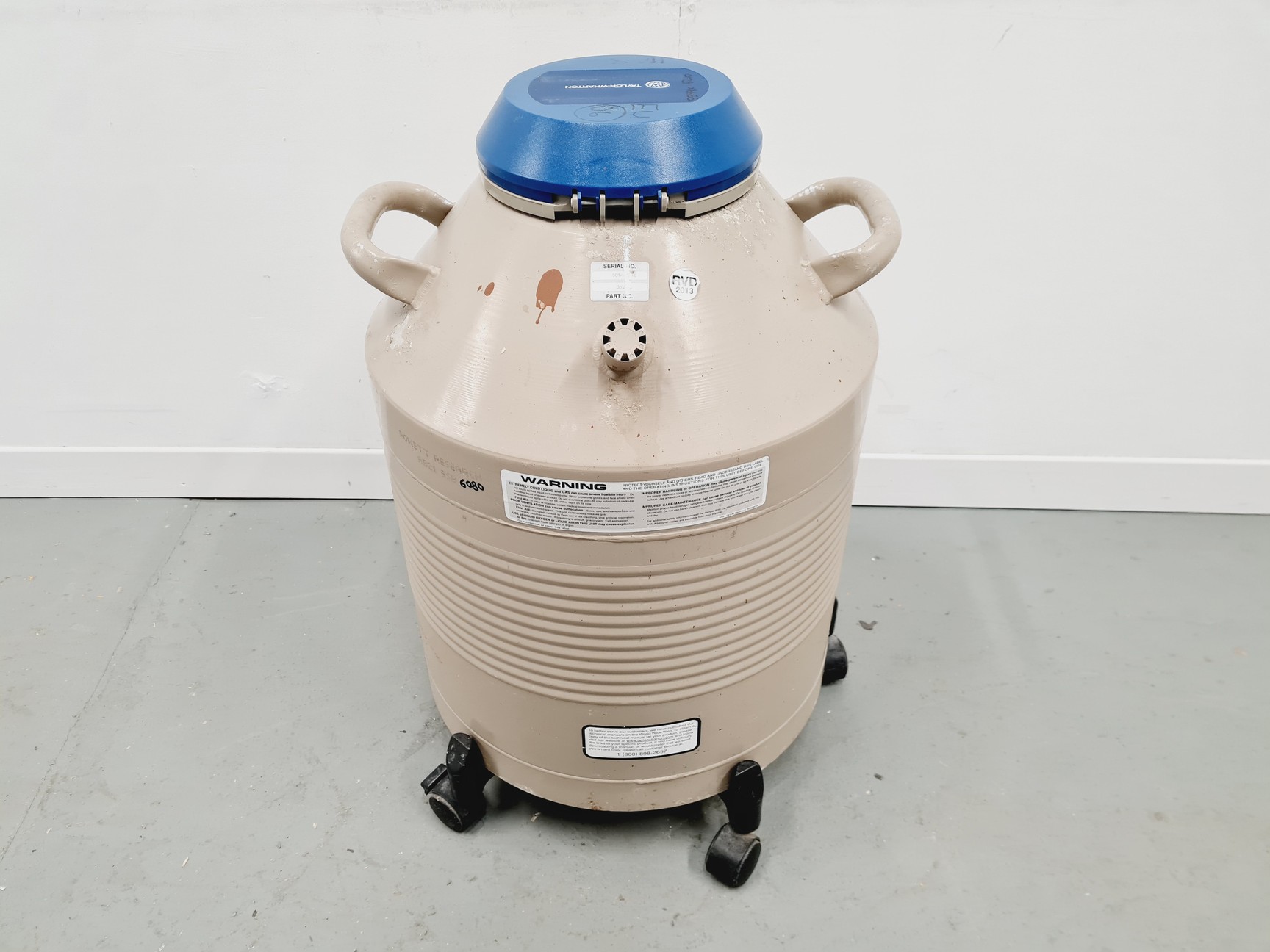 Image of Taylor-Wharton 35 VHC Liquid Nitrogen Dewar with wheeled stand