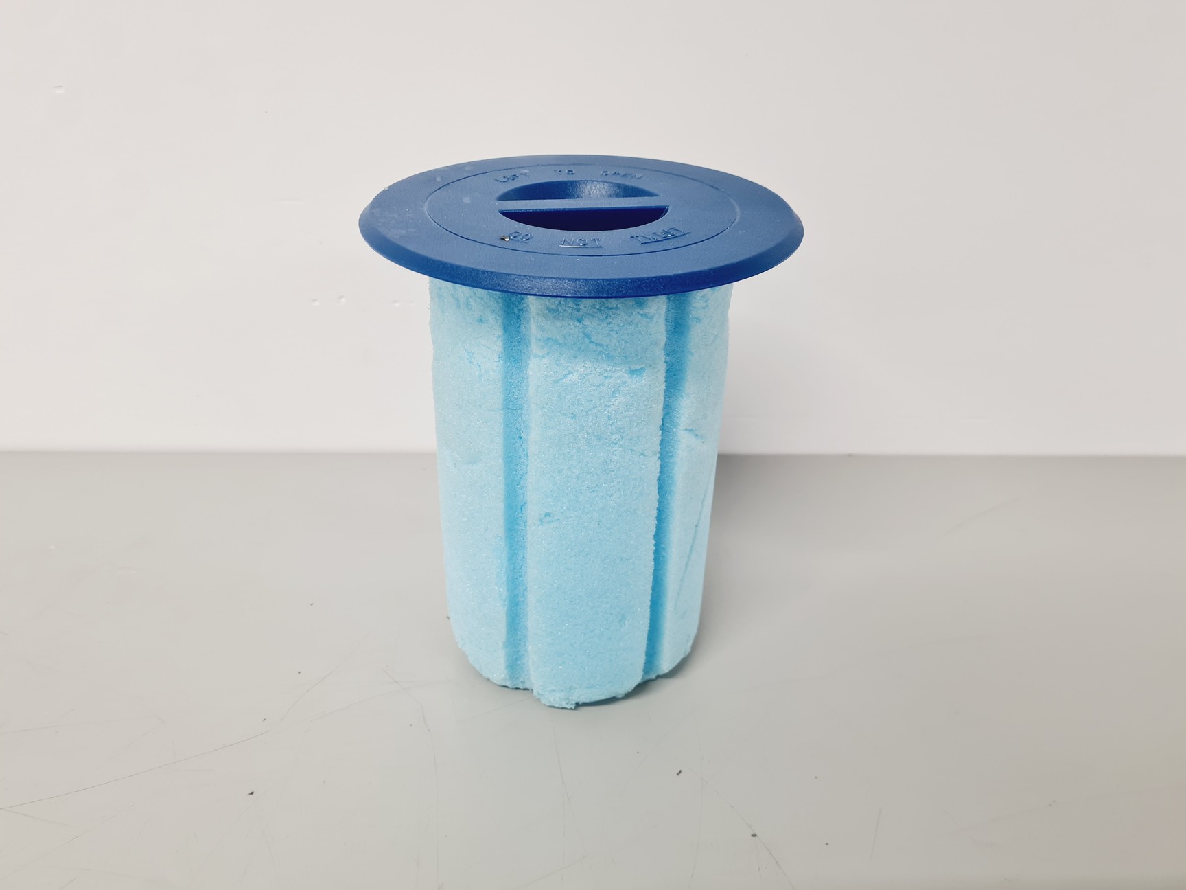 Image of Taylor-Wharton 35 VHC Liquid Nitrogen Dewar with wheeled stand