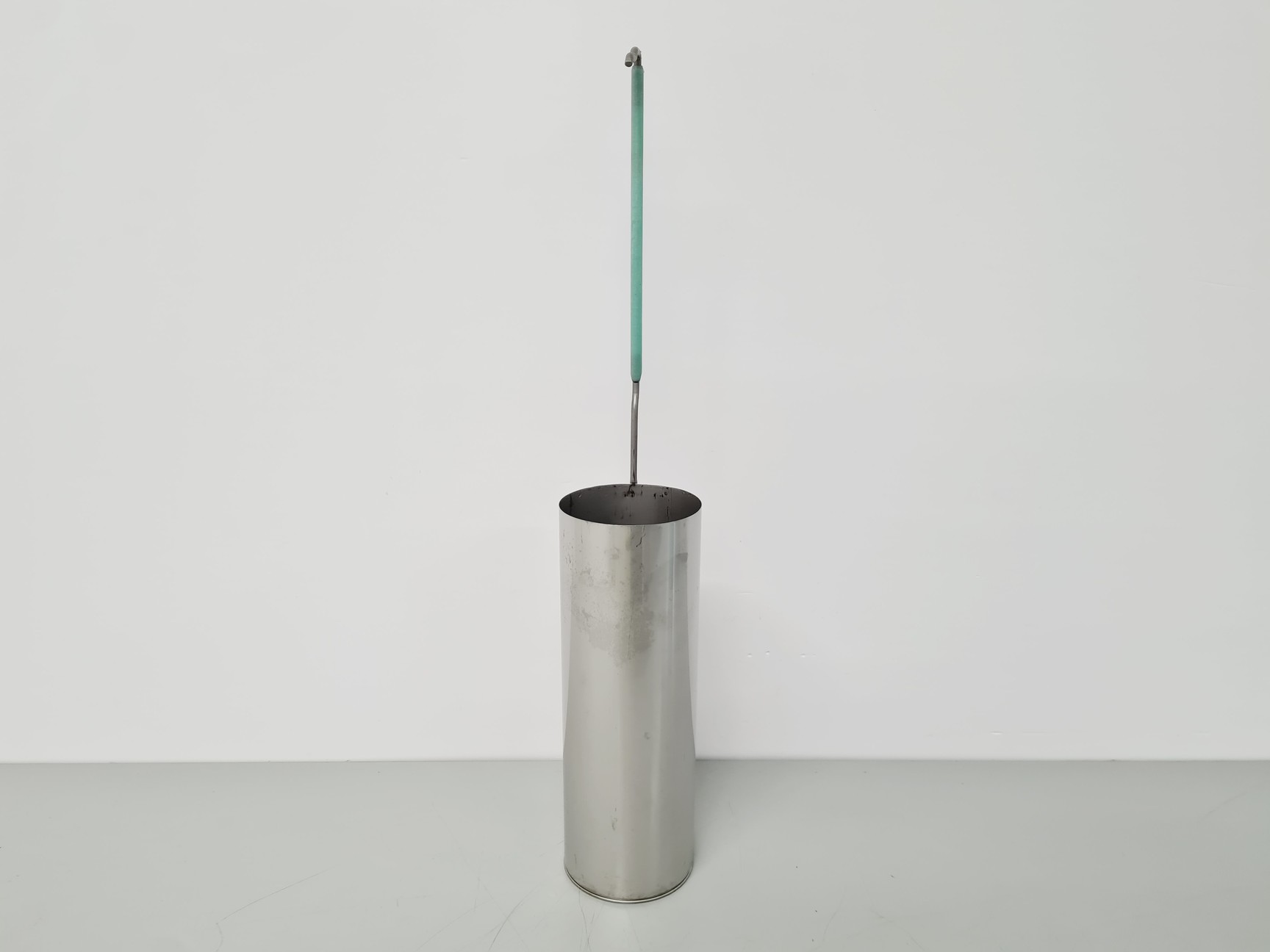 Image of Taylor-Wharton 35 VHC Liquid Nitrogen Dewar with wheeled stand