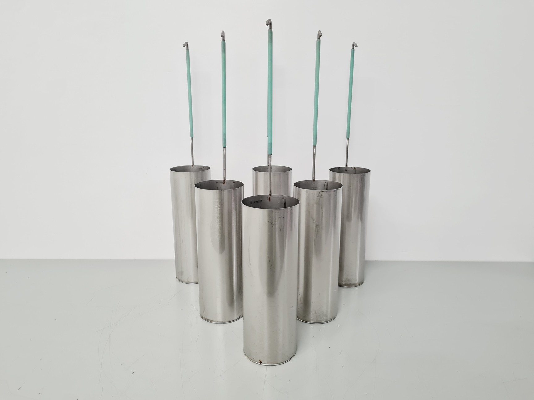 Image of Taylor-Wharton 35 VHC Liquid Nitrogen Dewar with wheeled stand