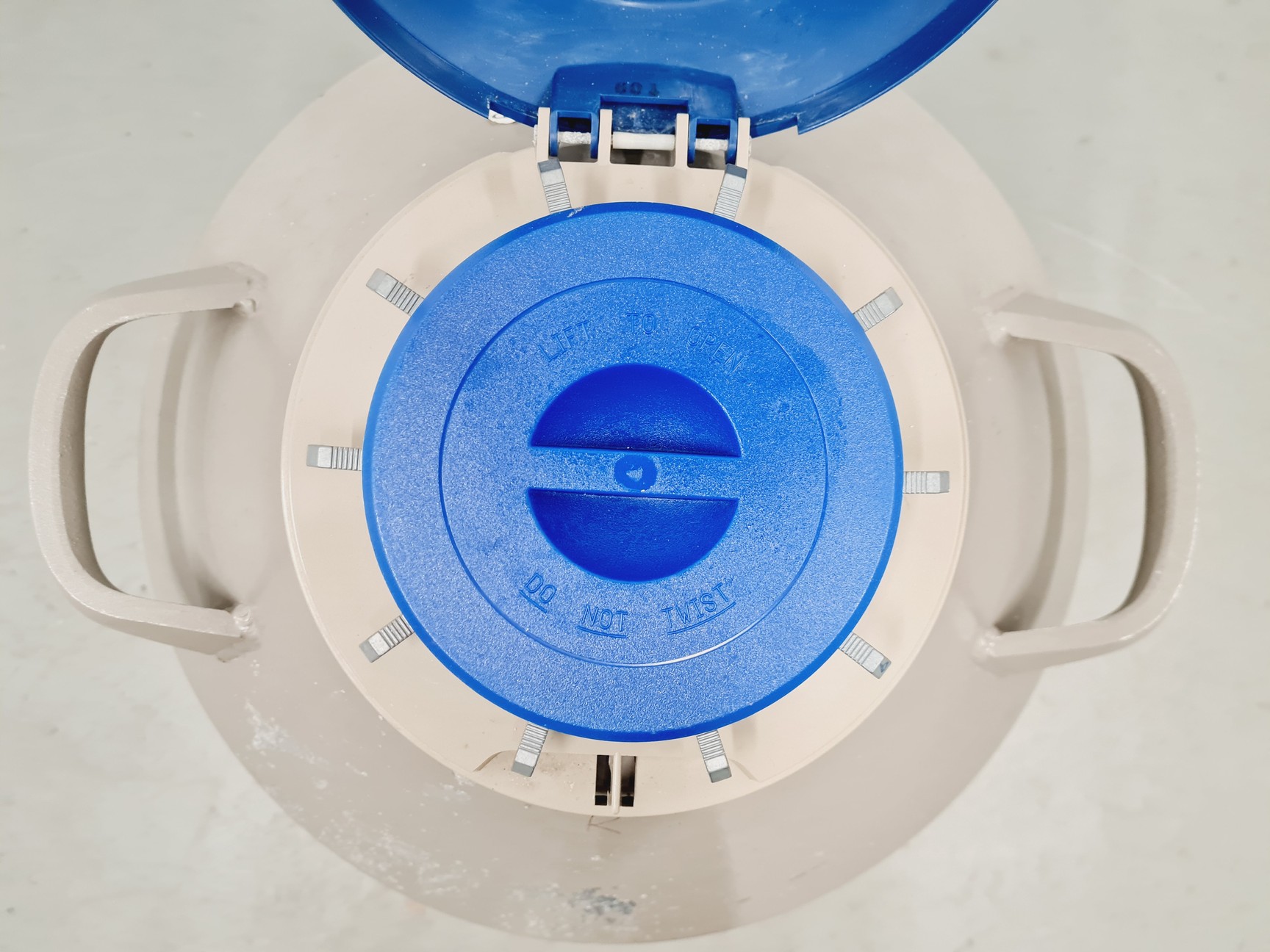 Image of Taylor-Wharton 35 HC Liquid Nitrogen Dewar with wheeled stand