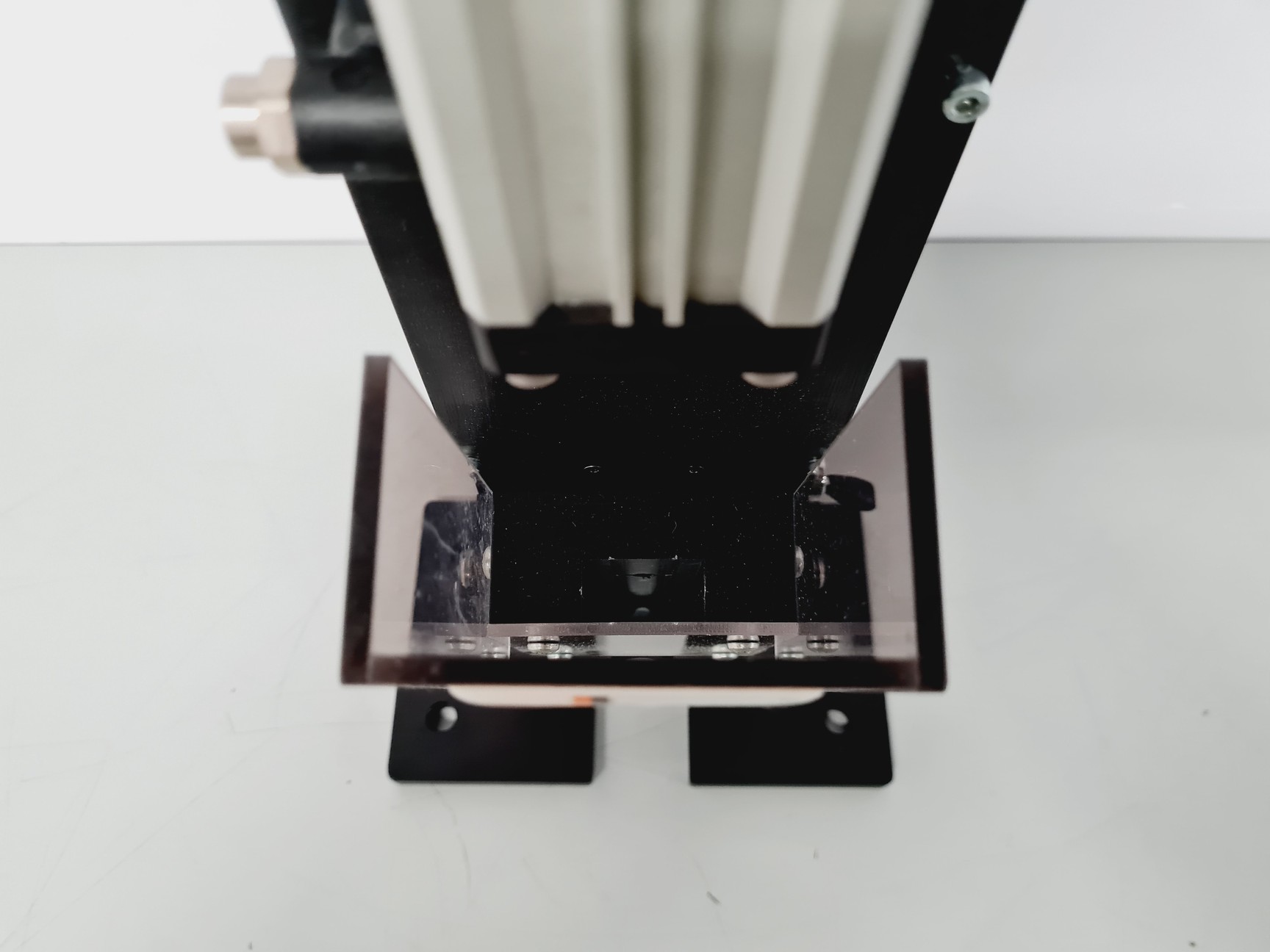 Image of Adhere Hydraulic Mixer