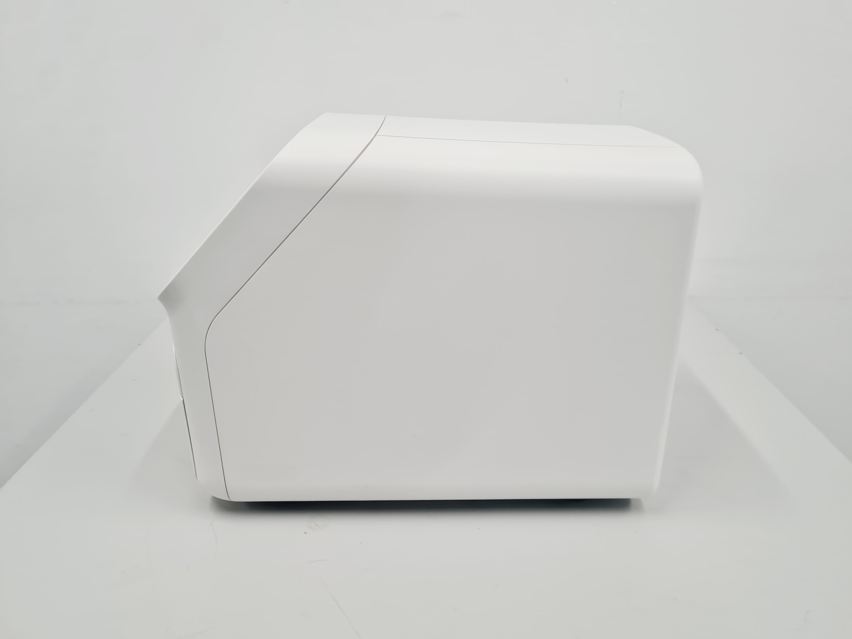 Image of Applied Biosystems QuantStudio 5 Real-Time PCR Instrument (384-Well Block)