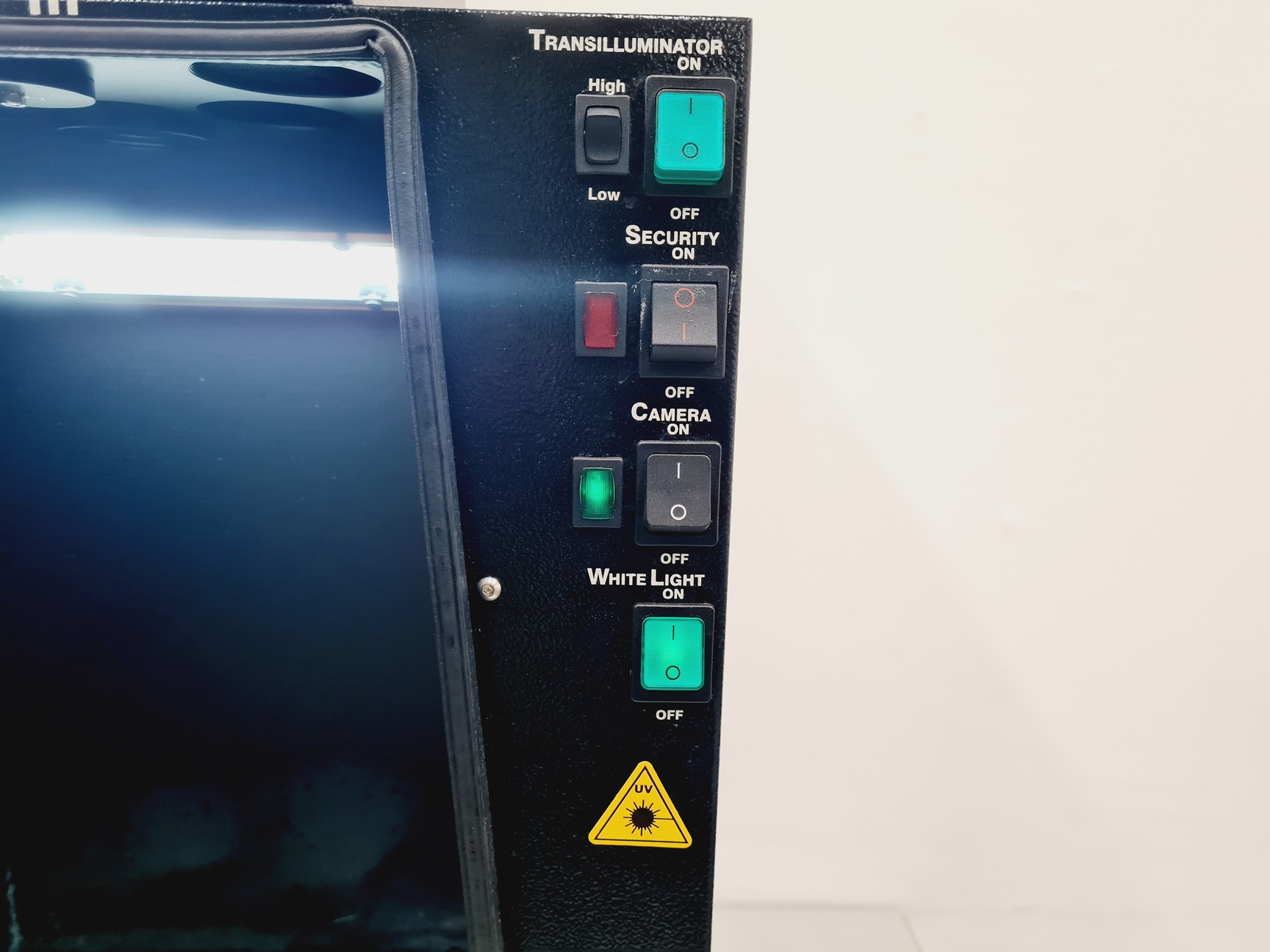 Image of UVIdoc D-55-LCD-26M-Auto Transilluminator