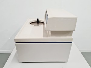 Thumbnail image of Beckman Coulter Optima Max Ultracentrifuge