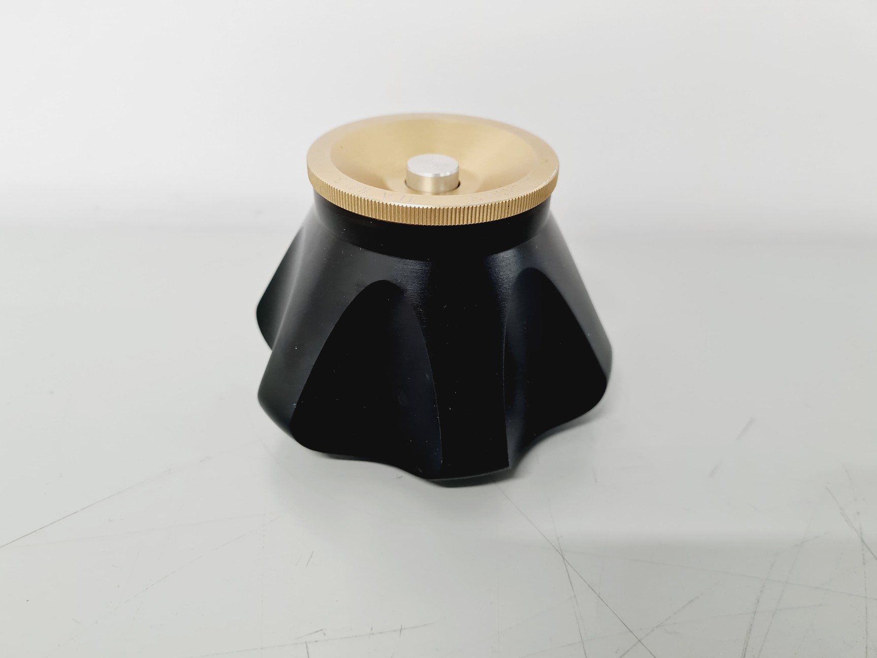 Image of Beckman Coulter Optima Max Ultracentrifuge