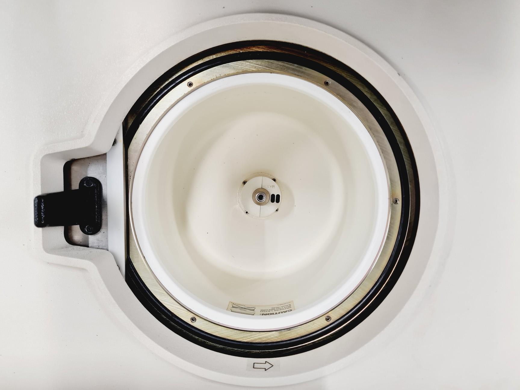 Image of Beckman Coulter Optima Max Ultracentrifuge