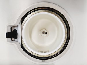 Thumbnail image of Beckman Coulter Optima Max Ultracentrifuge