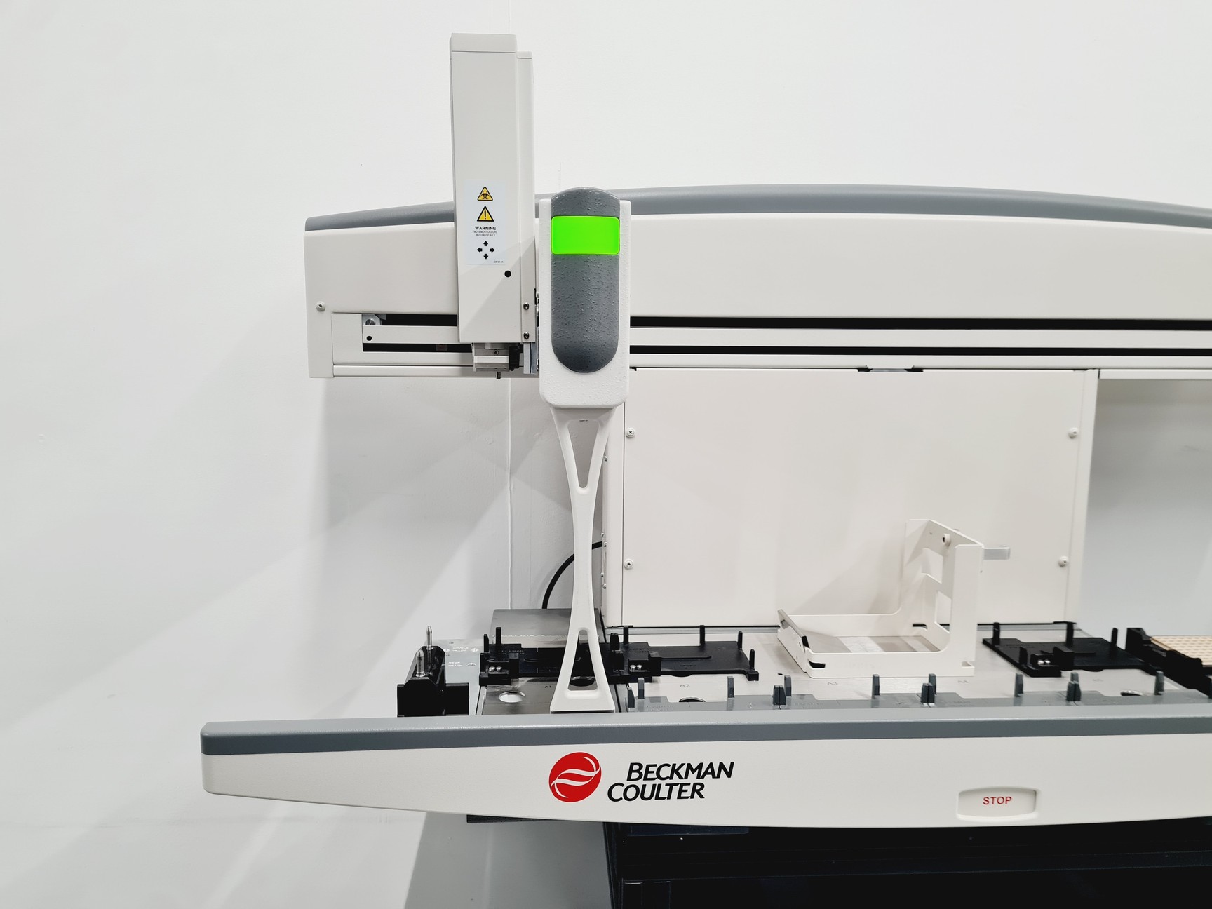 Image of Beckman Coulter Biomek 4000 Automated Laboratory Workstation