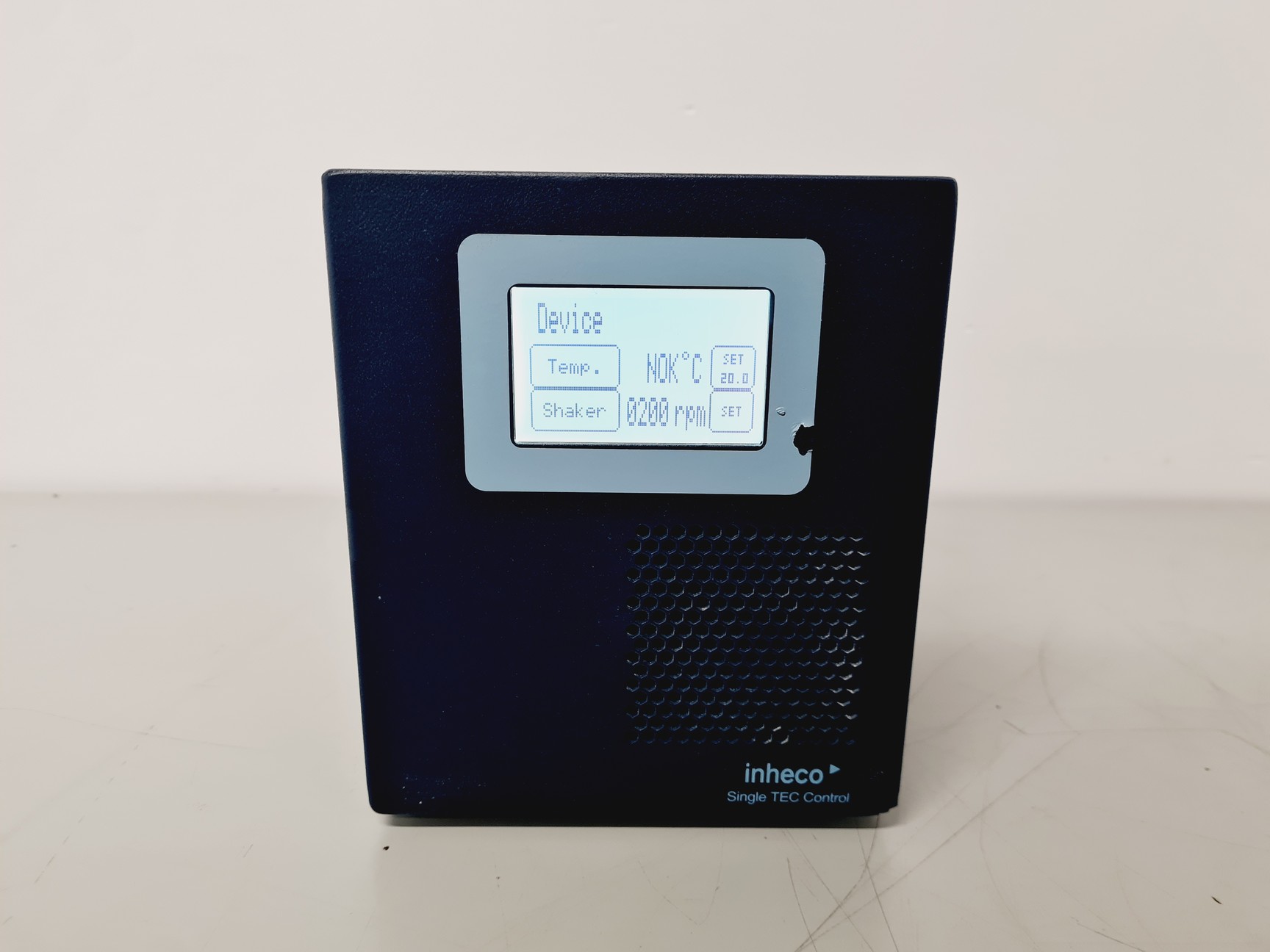 Image of Beckman Coulter Biomek 4000 Automated Laboratory Workstation