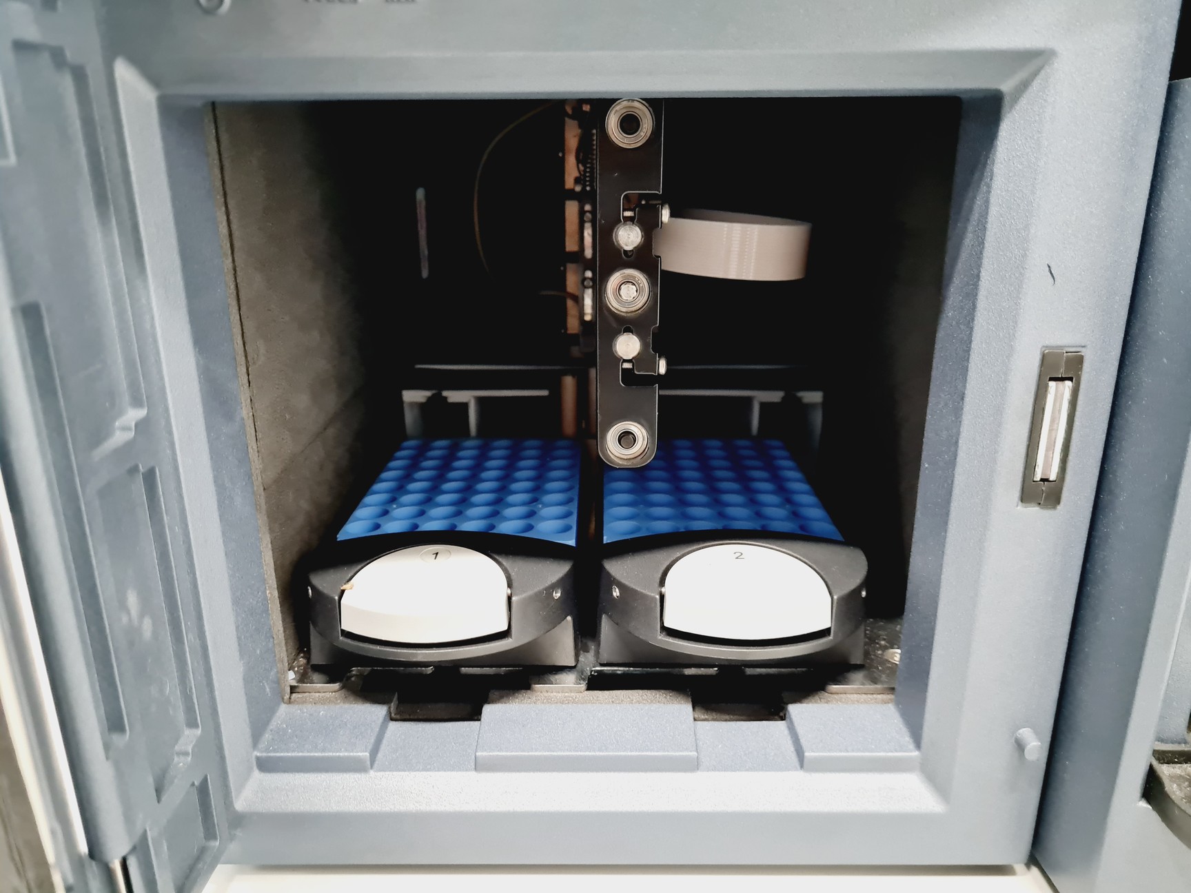 Image of Waters Nano Acquity Ultra Performance LC HPLC System