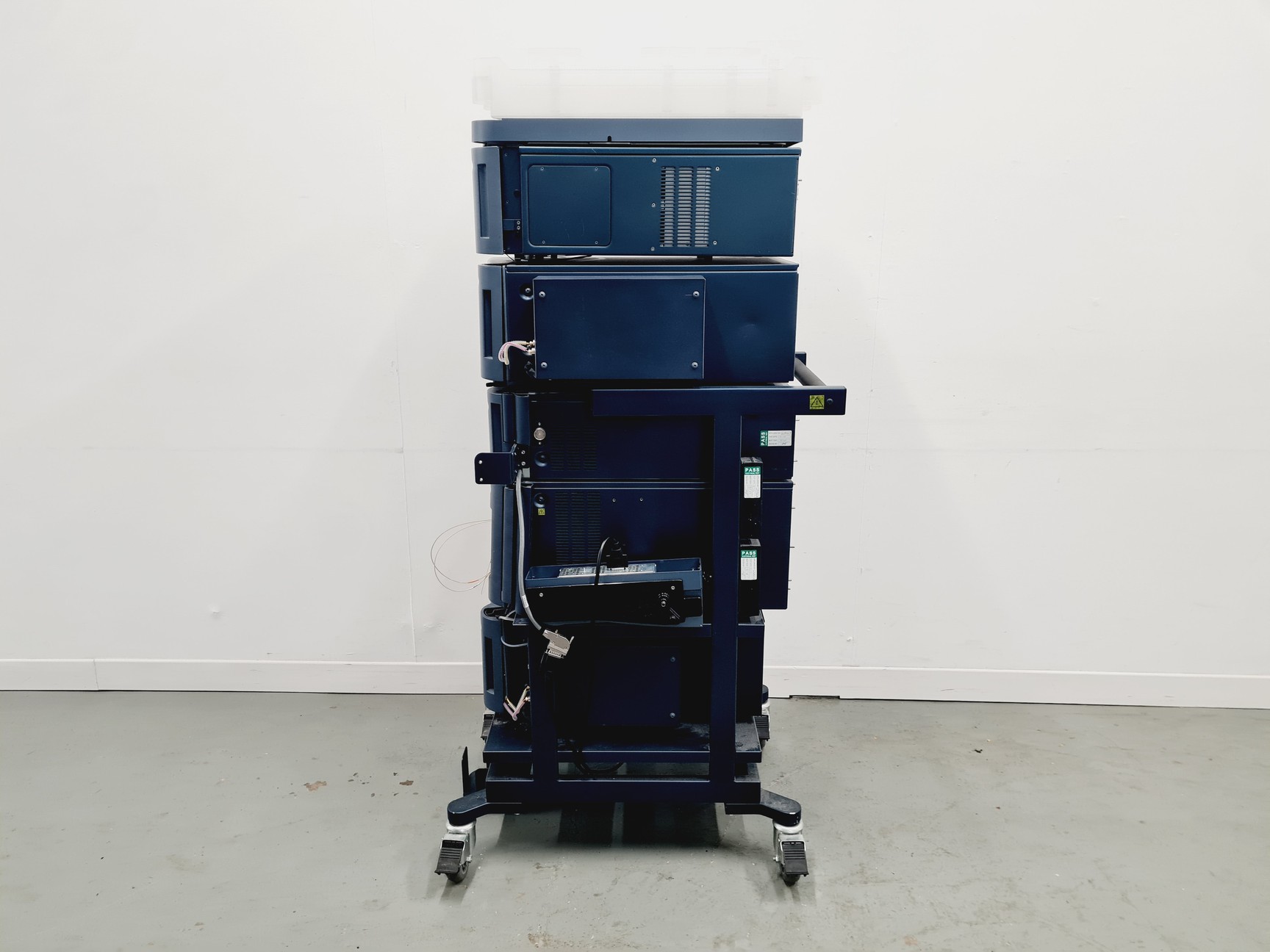 Image of Waters Nano Acquity Ultra Performance LC HPLC System with Trolley Stand