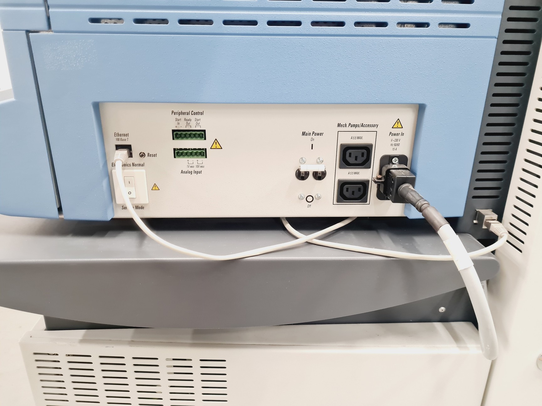 Image of Thermo LTQ Orbitrap Velos mass spectrometer with ThermoFlex900
