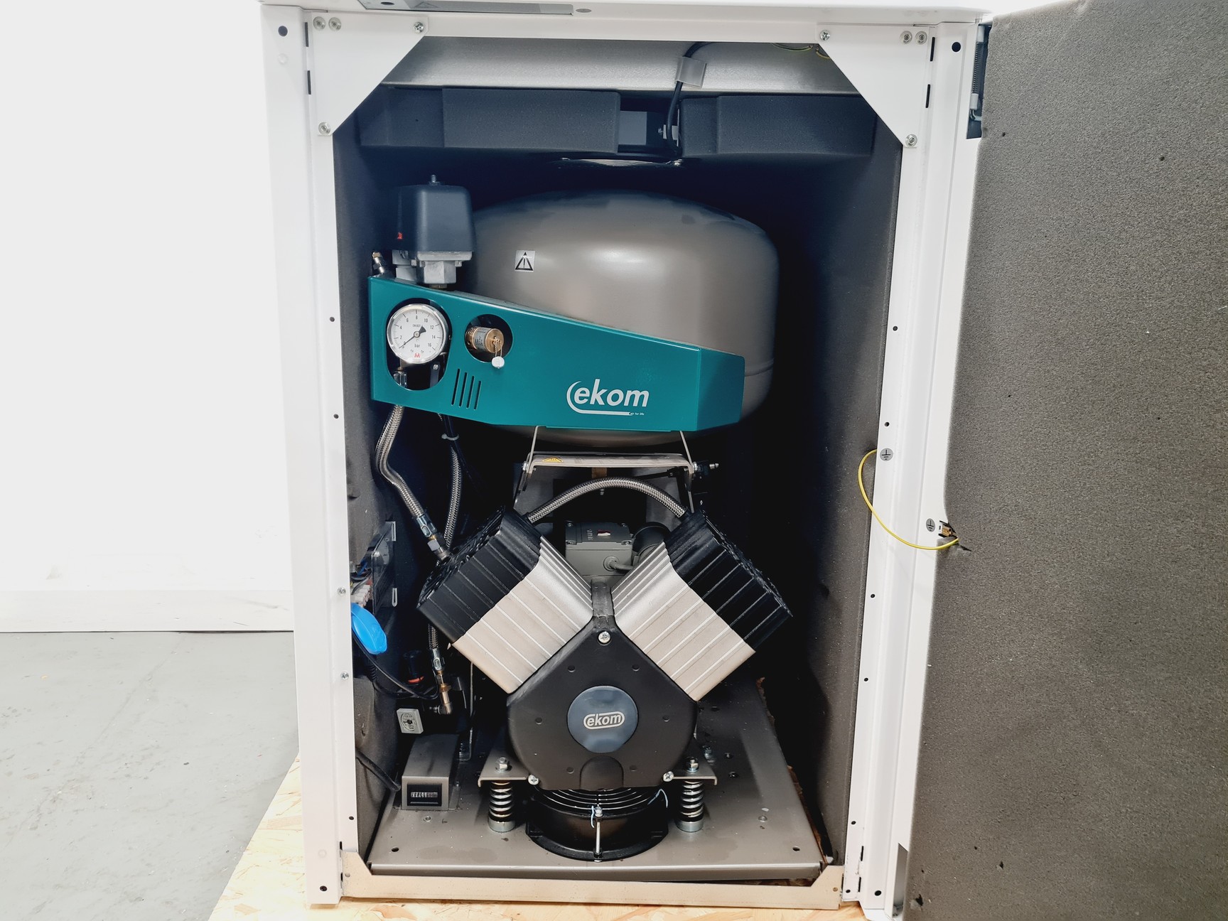 Image of Thermo LTQ Orbitrap Velos mass spectrometer with ThermoFlex900