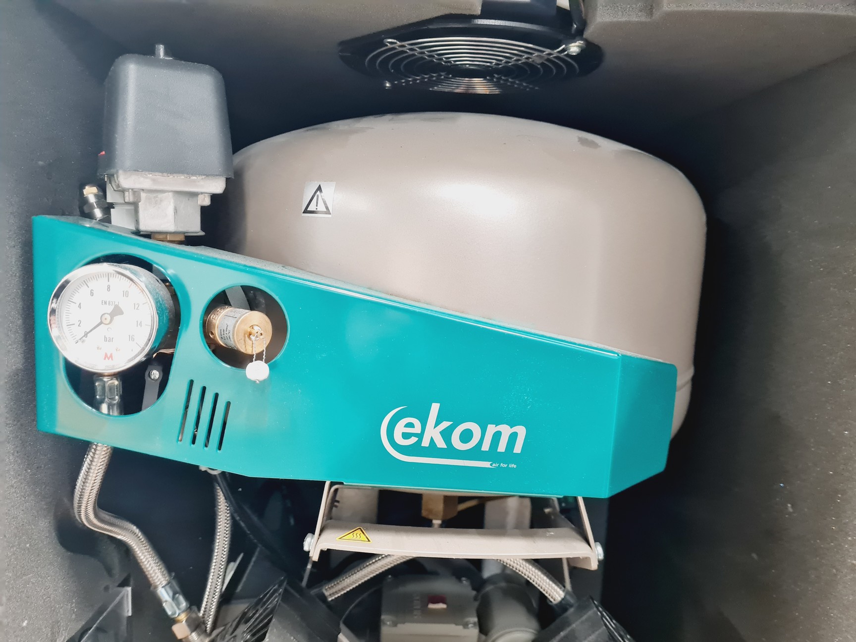 Image of Thermo LTQ Orbitrap Velos mass spectrometer with ThermoFlex900