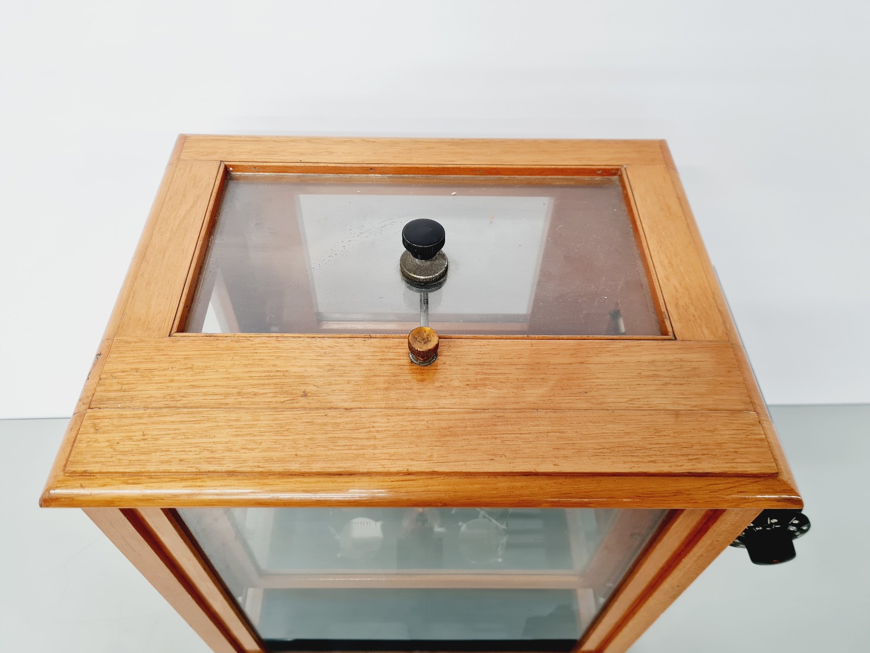 Image of Oertling 147 Antique Microbalance