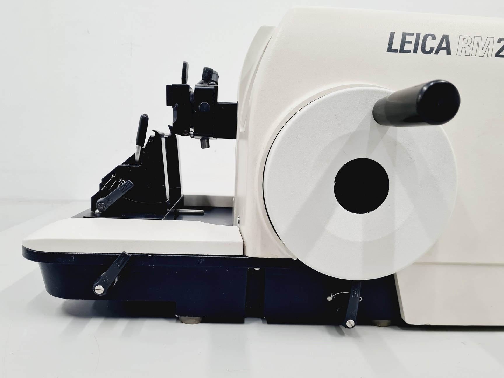 Image of Leica RM 2145 Microtome