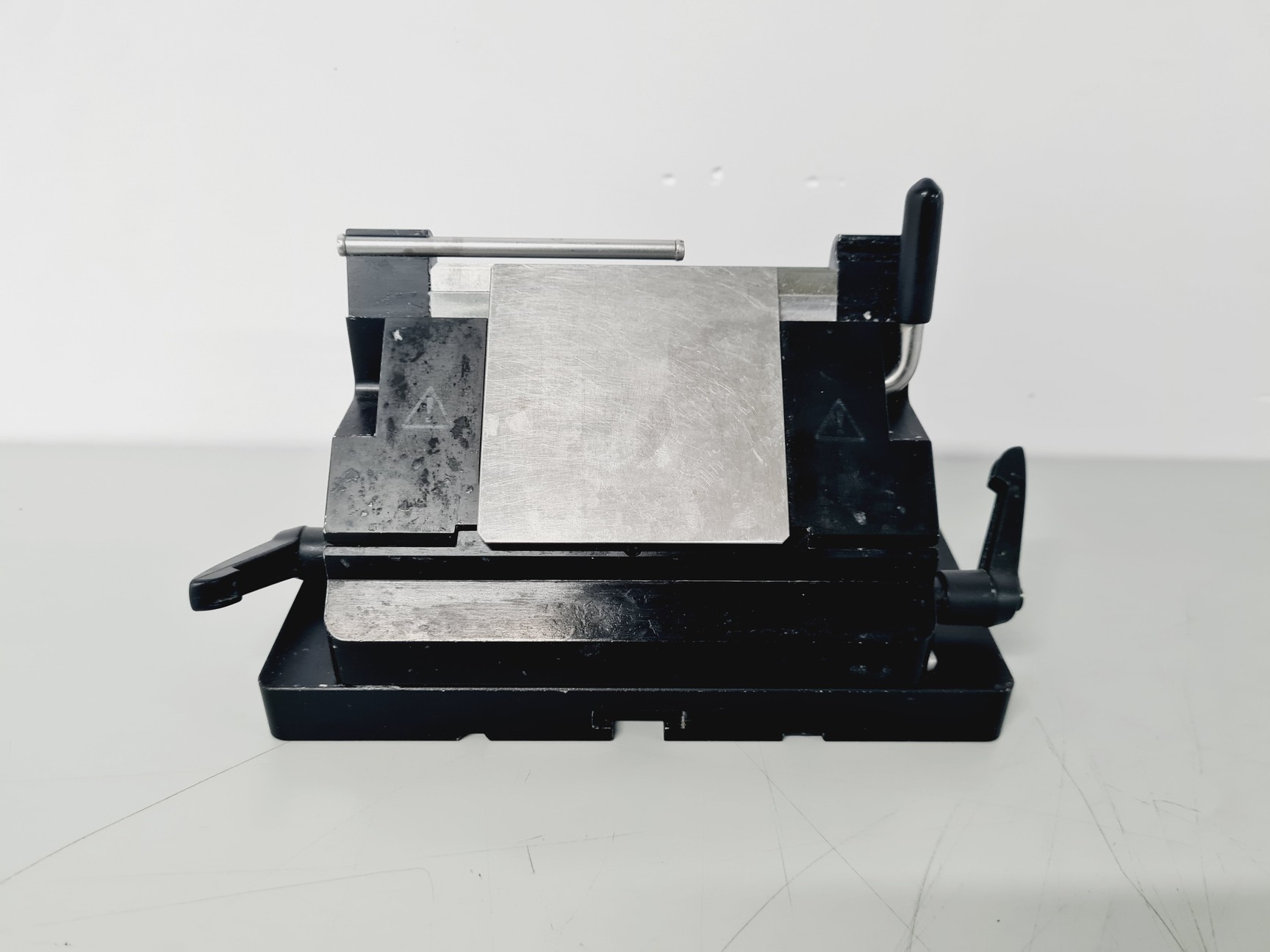 Image of Leica RM 2145 Microtome