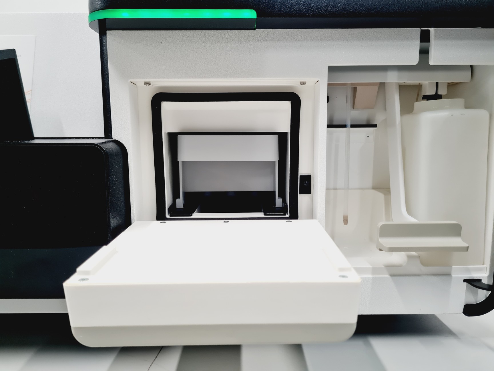 Image of illumina MiSeq DNA Sequencer