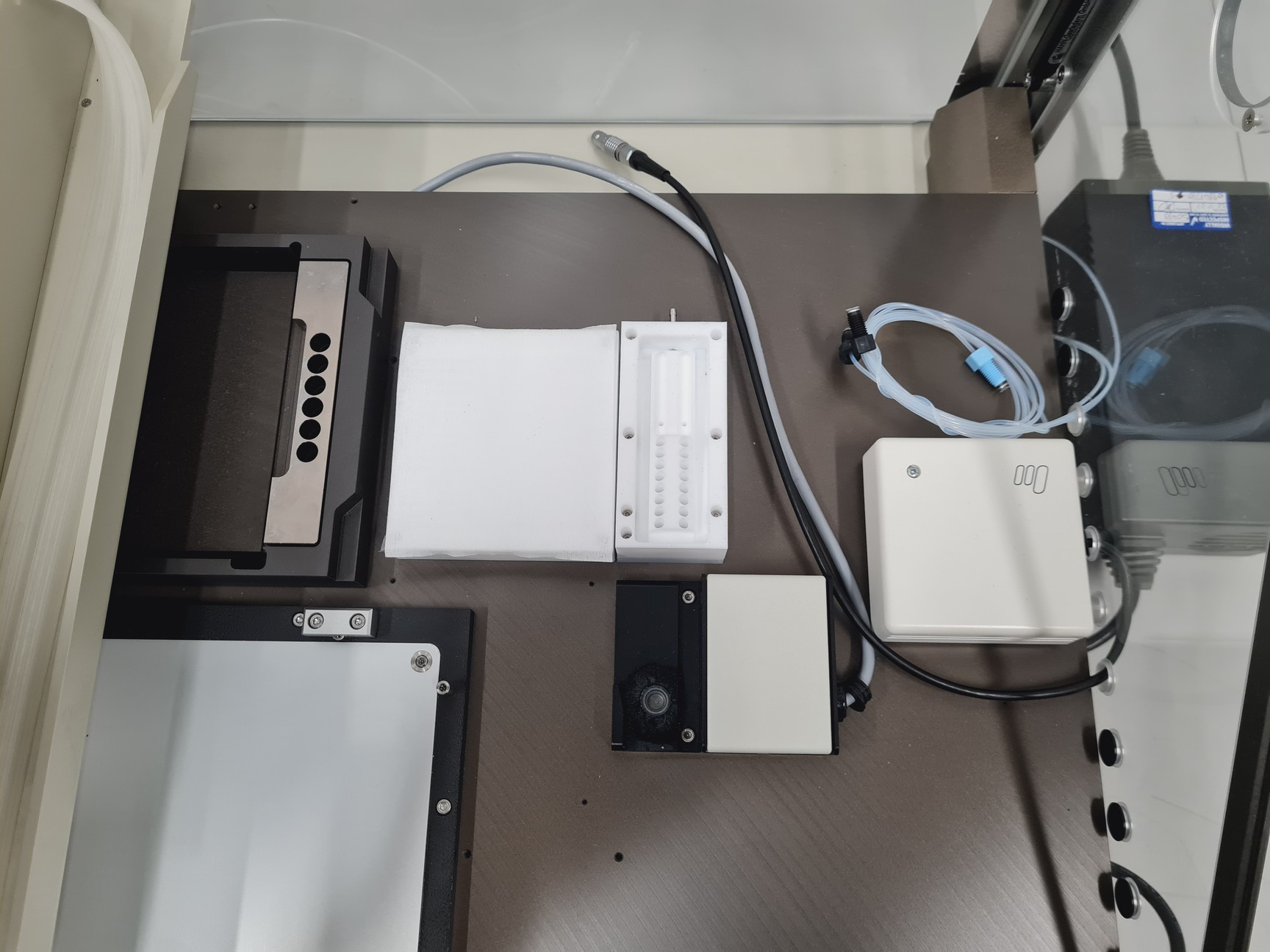Image of Sim Nano-Plotter 2.1 Liquid handling System with Sim Dilutor and Huber Ministat 