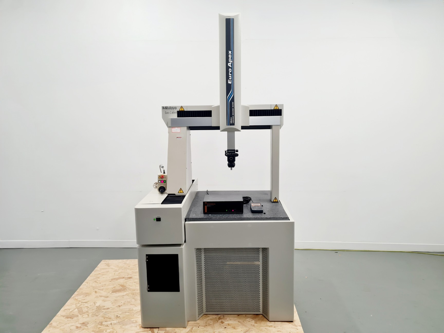 Image of Mitutoyo Euro-C-A544 Euro Apex Coordinate Measuring Machine