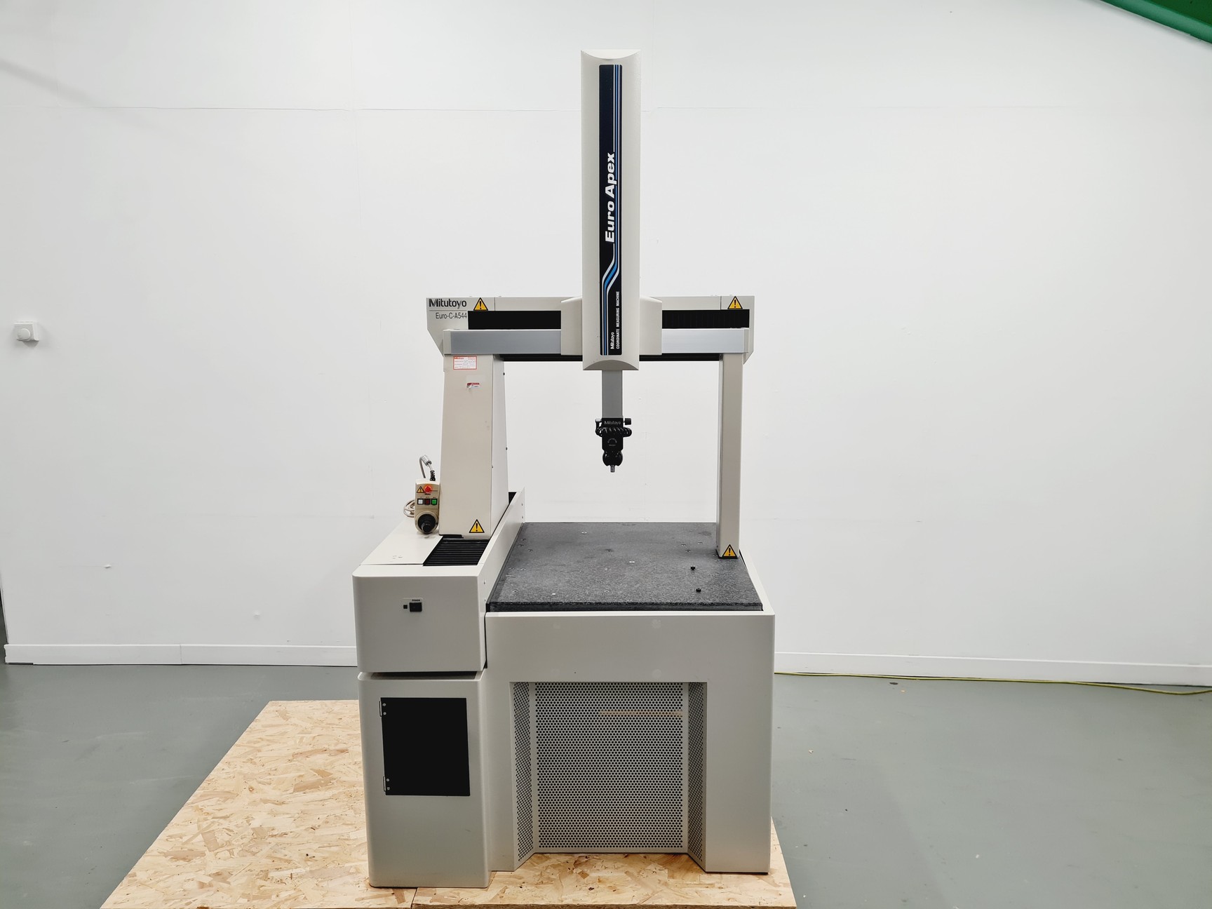 Image of Mitutoyo Euro-C-A544 Euro Apex Coordinate Measuring Machine