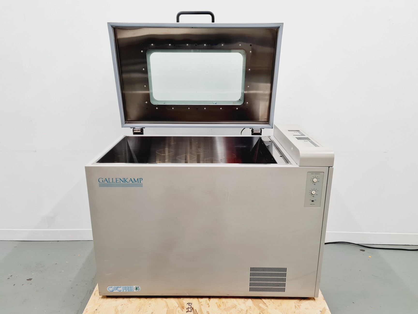 Image of Gallenkamp Orbital Incubator IOC400.XX2.C