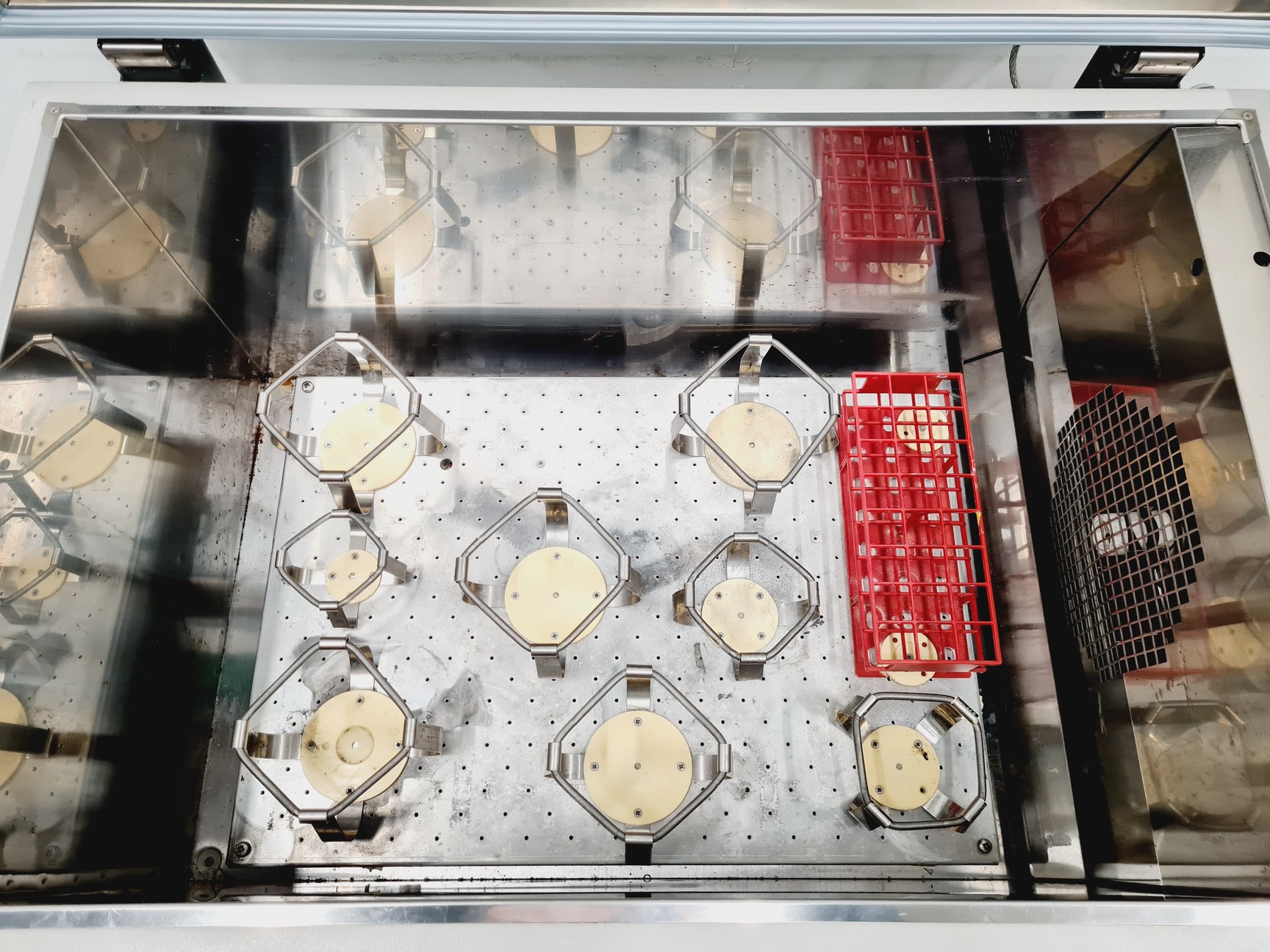 Image of Gallenkamp Orbital Incubator IOC400.XX2.C