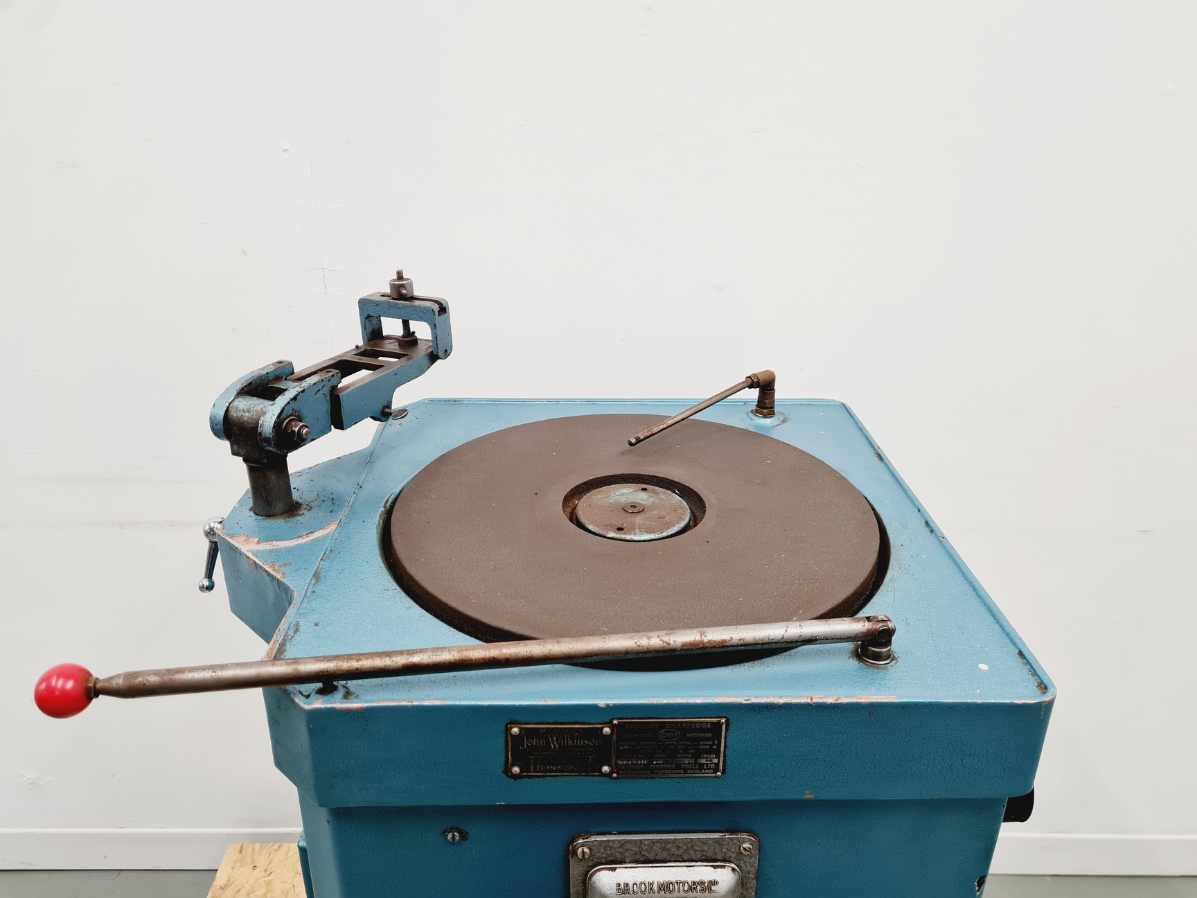 Image of John Wilkinson Viceroy Sharpedge 16