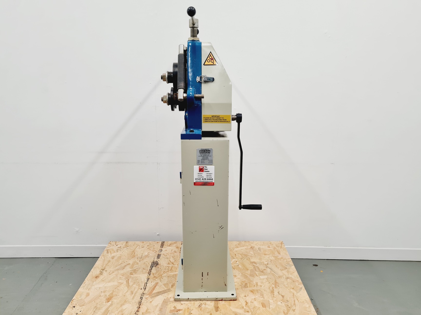 Image of Baileigh Industrial R-M10 Manual Roll Bender