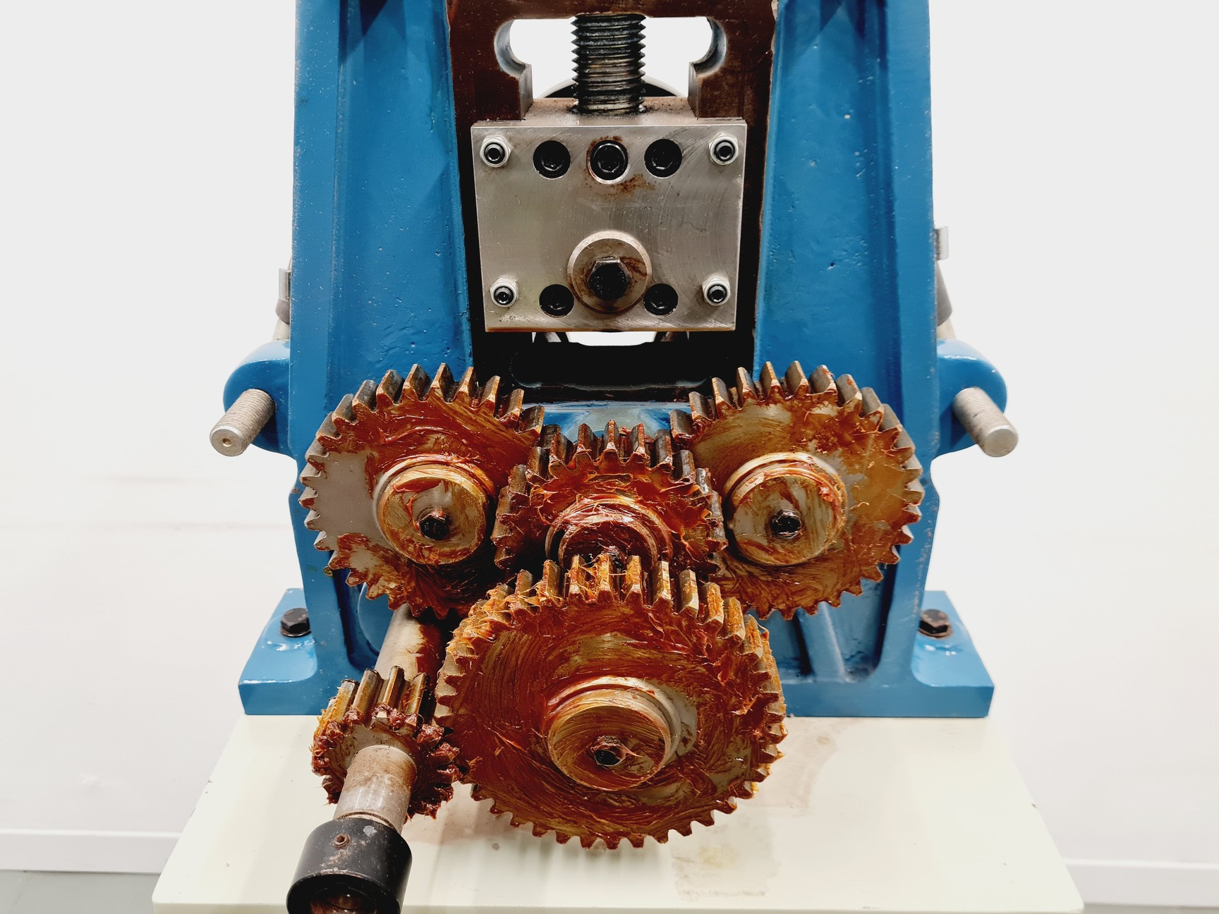 Image of Baileigh Industrial R-M10 Manual Roll Bender