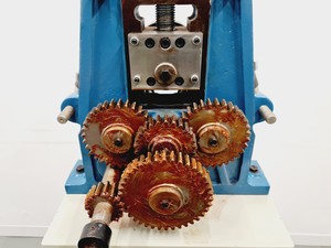 Thumbnail image of Baileigh Industrial R-M10 Manual Roll Bender