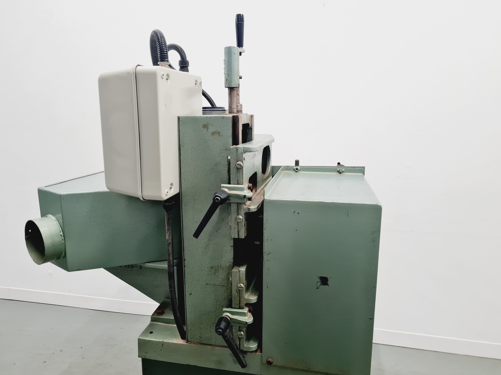 Image of Sedgwick 3 Head Tennoner