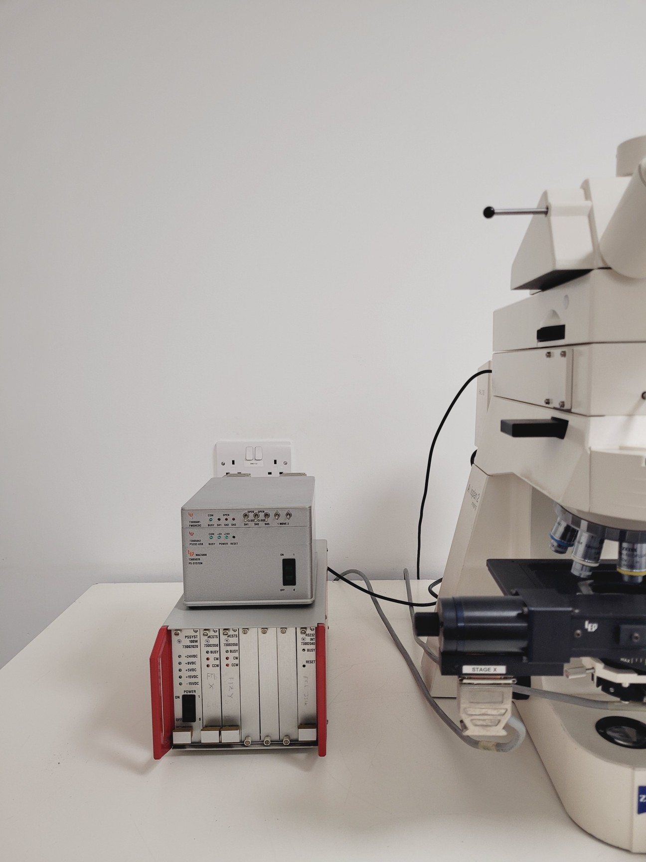 Image of Carl Zeiss Axioplan 2 Imaging Microscope w/ 7 x Epiplan-Neofluar Objectives Lab