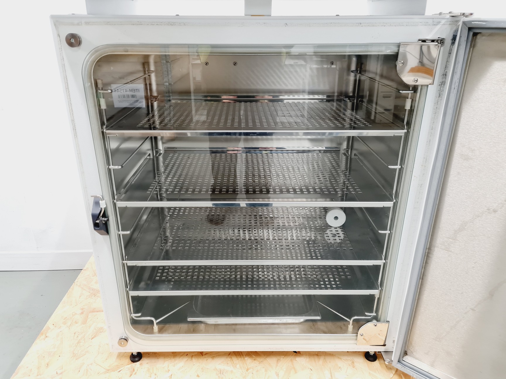 Image of LEEC Touch 190 S Culture Safe CO2 Incubator