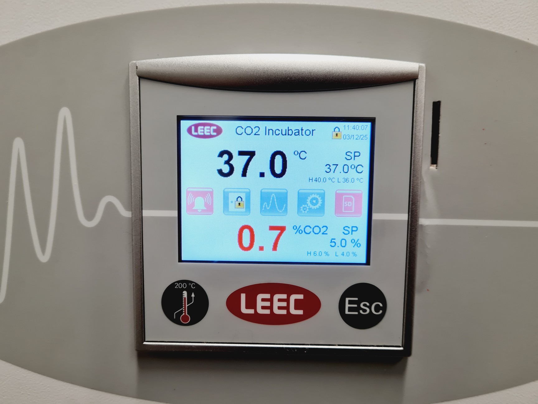 Image of LEEC Touch 190 S Culture Safe CO2 Incubator